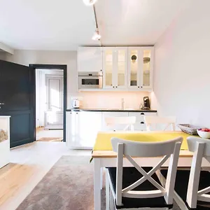 Homestay Well Thirteen By Romy&travis Bruges